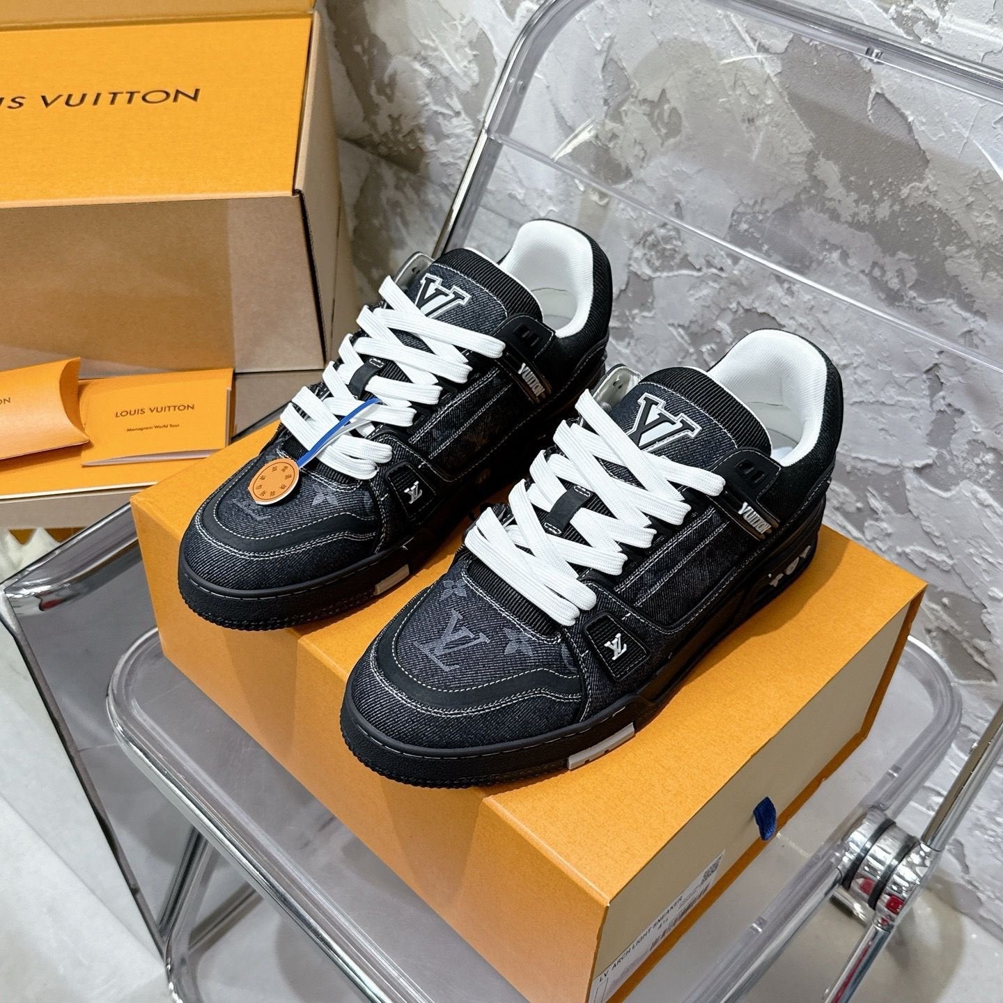 Louis Vuitton Trainer Black/White Denim
