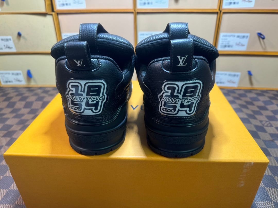 Louis Vuitton Skate Black