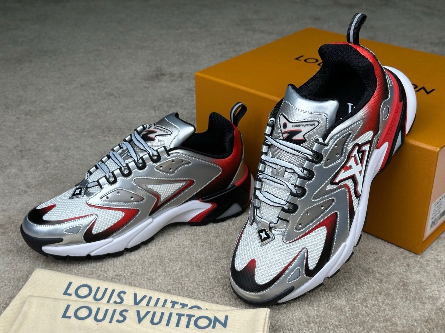 Louis Vuitton Runner Tatic Silver Red