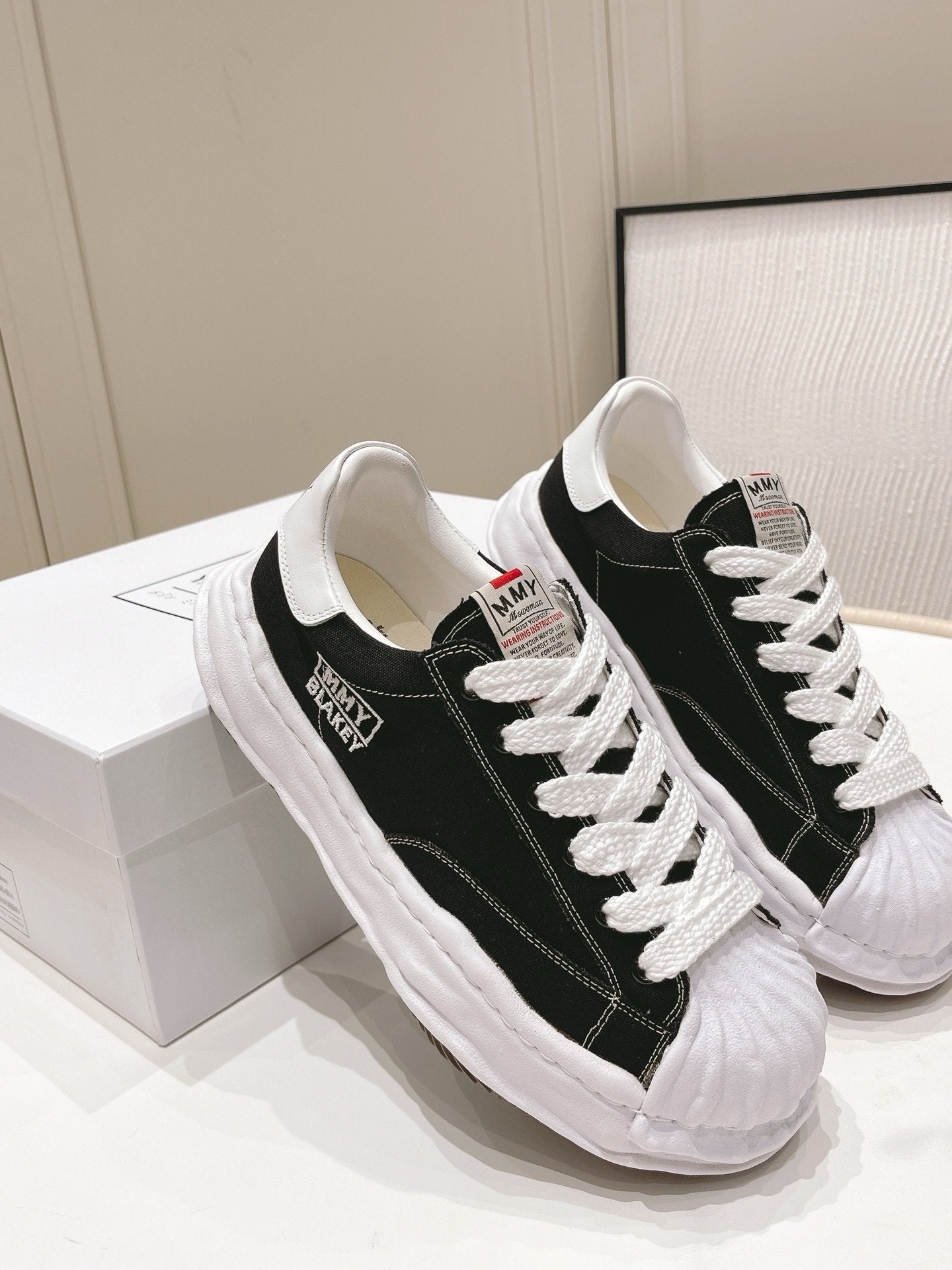 Maison Mihara Yasuhiro Blakey OG Sole Black/White