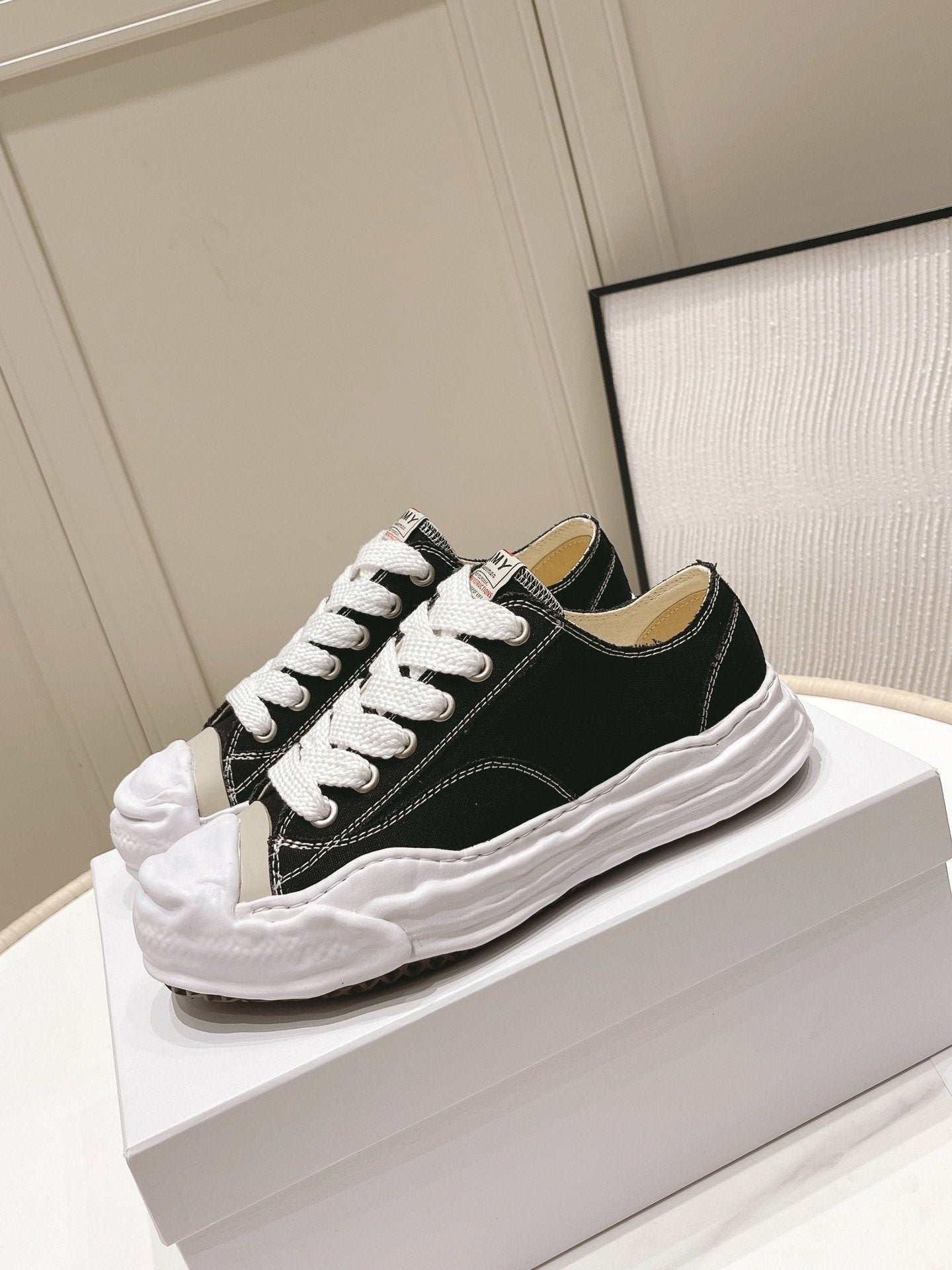 Maison Mihara Yasuhiro Hank OG Sole Canvas Low Black