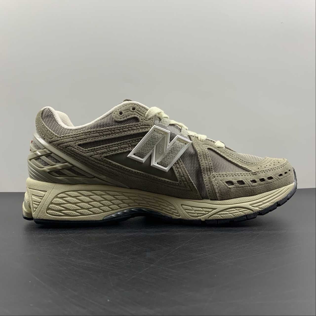 New Balance 1906R Beige Cream