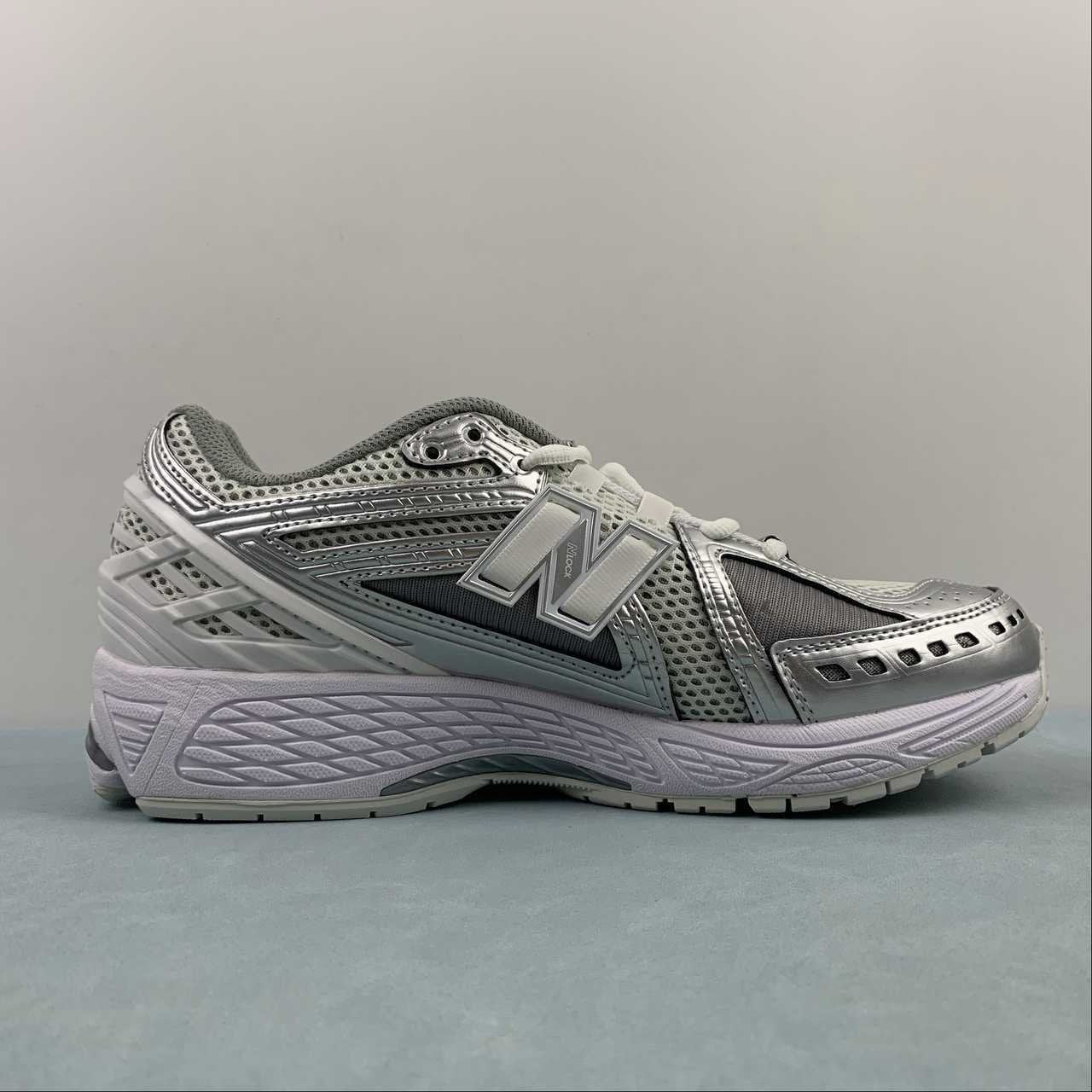 New Balance 1906R Silver Surfer