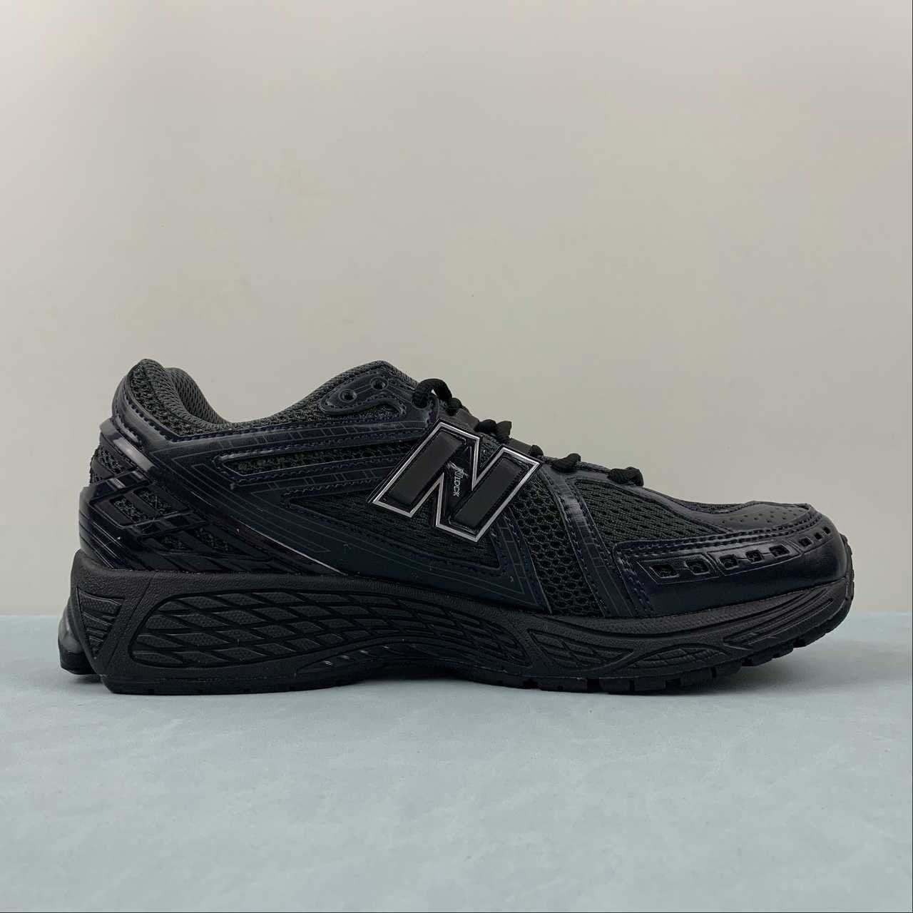 New Balance 1906R Black Metallic Silver