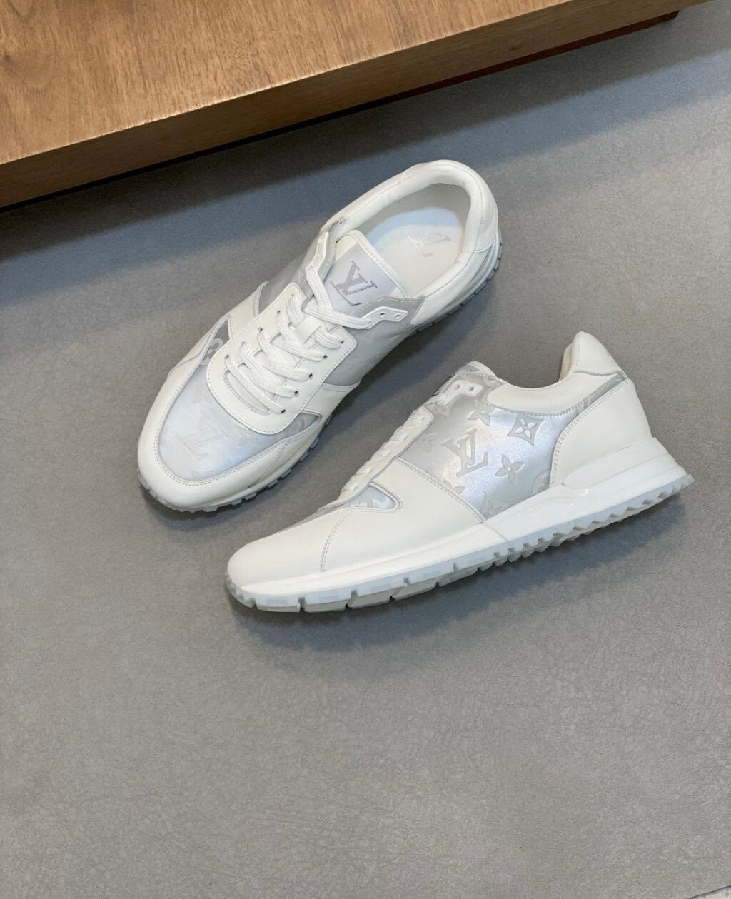 Louis Vuitton Run Away White Grey