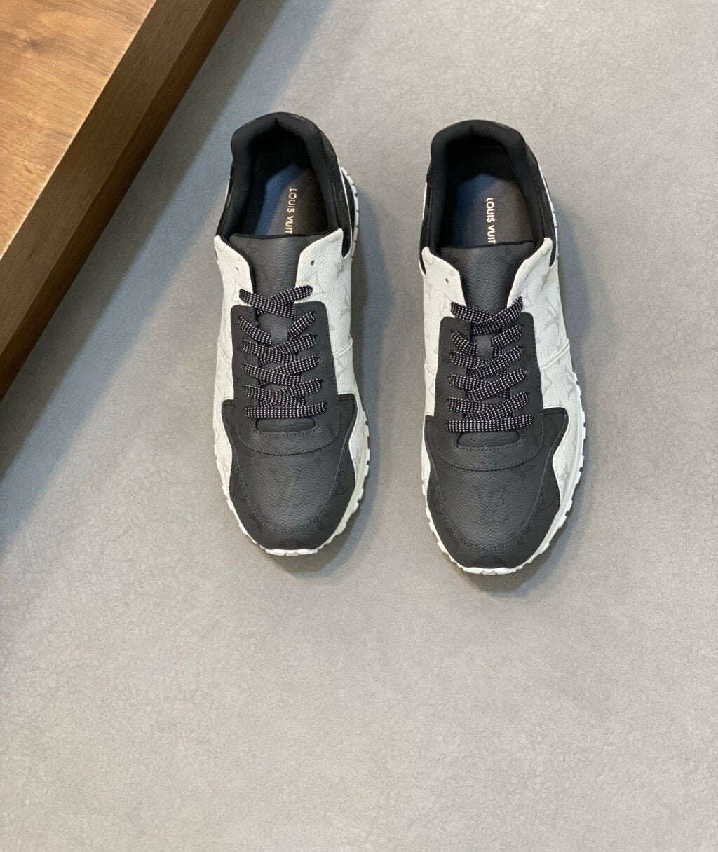 Louis Vuitton Run Away Black Grey White