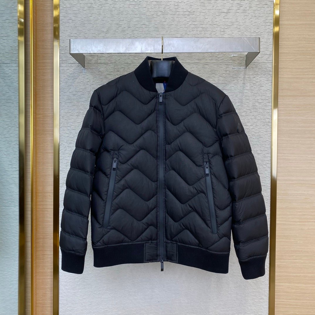 Moncler Ubac Short Down Jacket Black