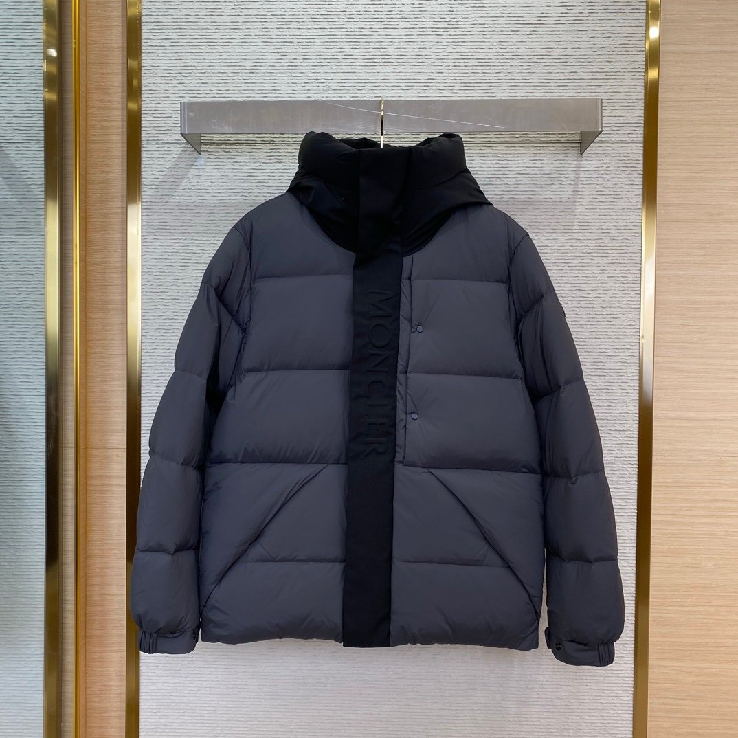 Moncler Madeira Down Jacket Grey/Black