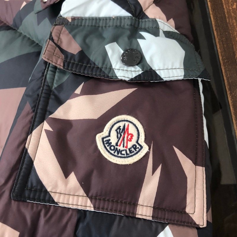 Moncler Mosa Hooded Puffer Jacket Green