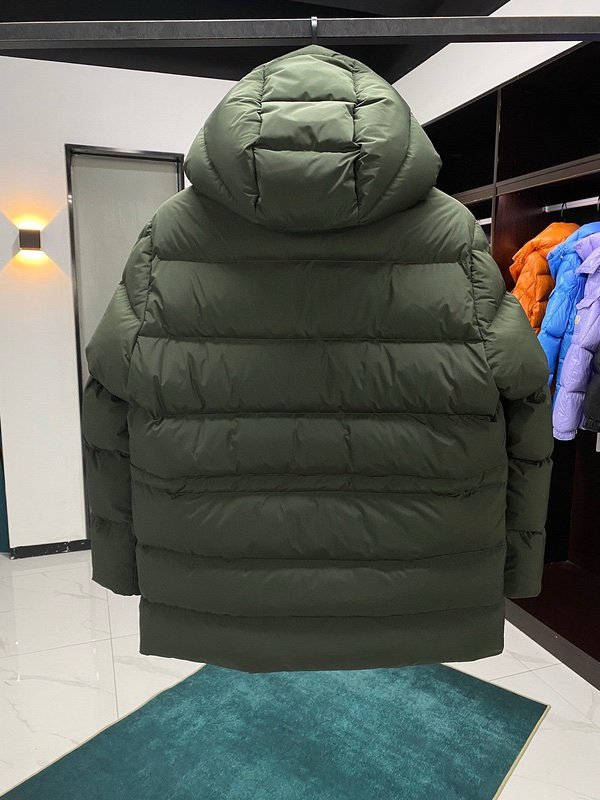 Moncler Bauges Short Down Jacket Green