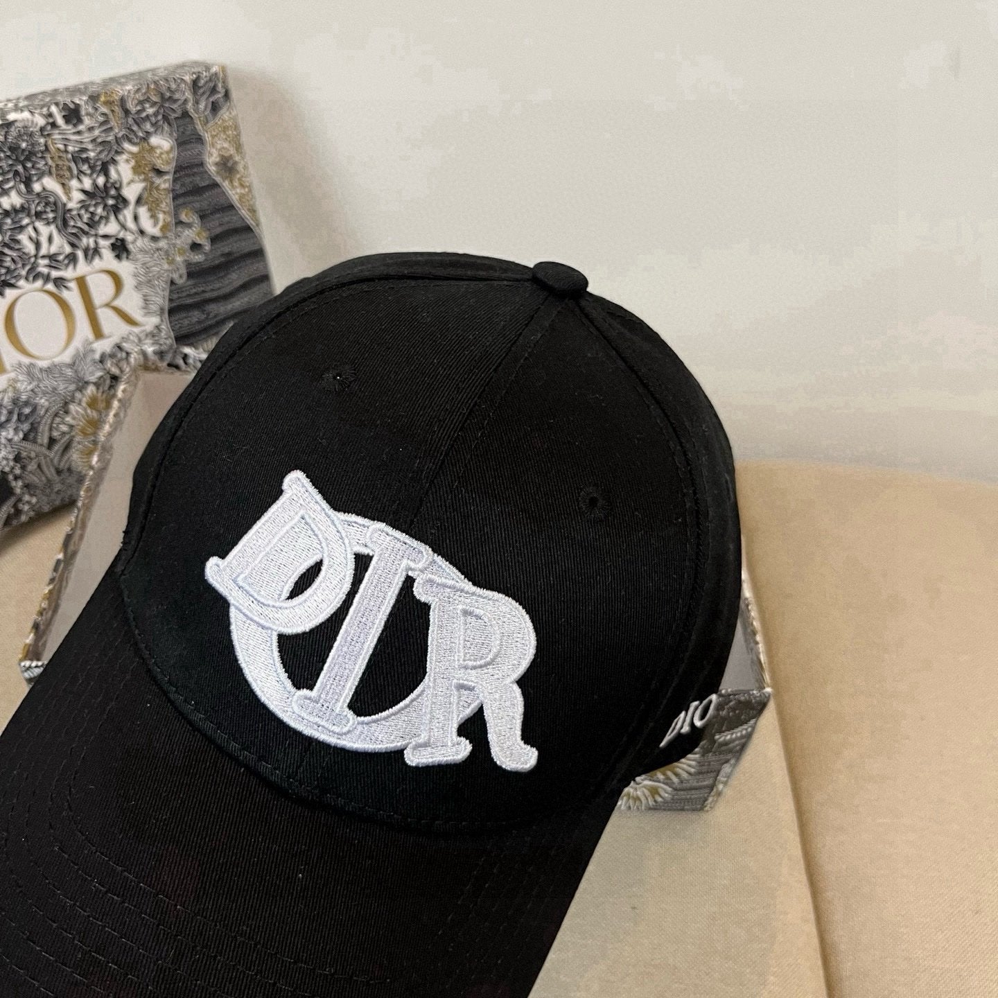 Dior Charm Cap Black