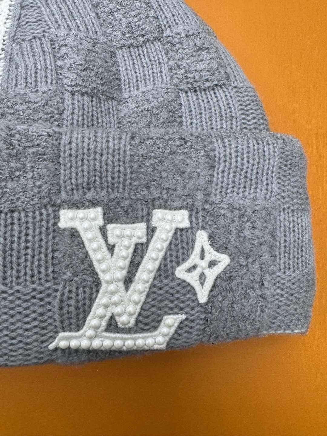 Louis Vuitton Crush Damouflage Pearls Beanie