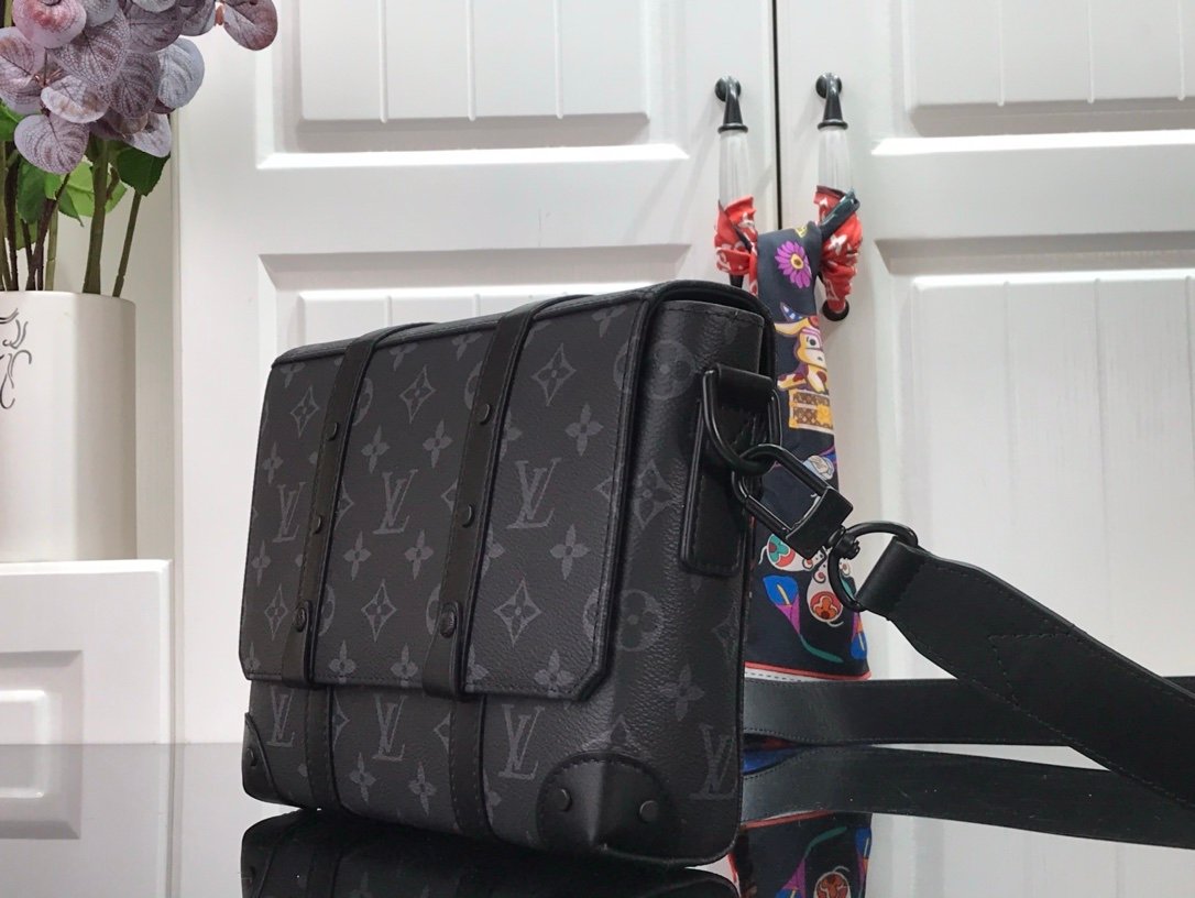 Louis Vuitton Trunk Messenger Bag Monogram Black