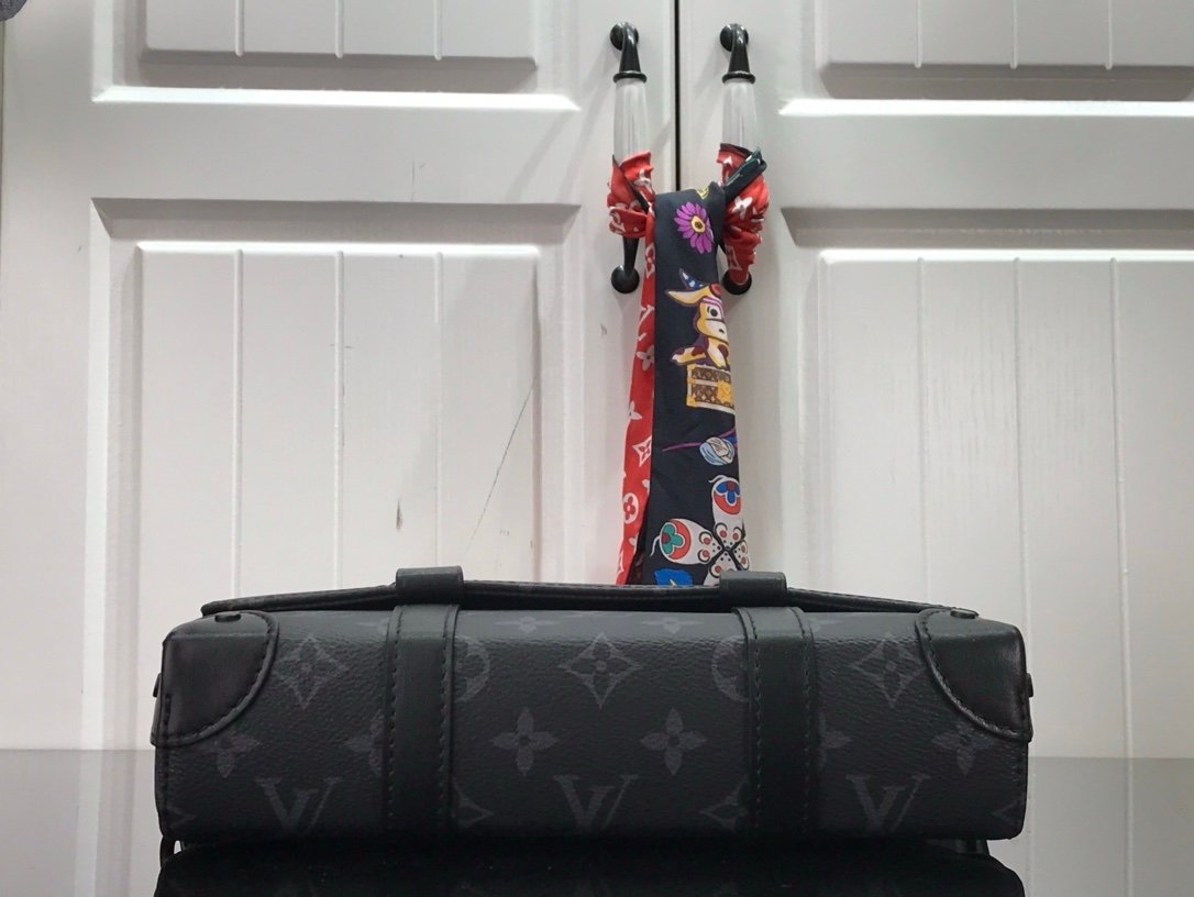 Louis Vuitton Trunk Messenger Bag Monogram Black