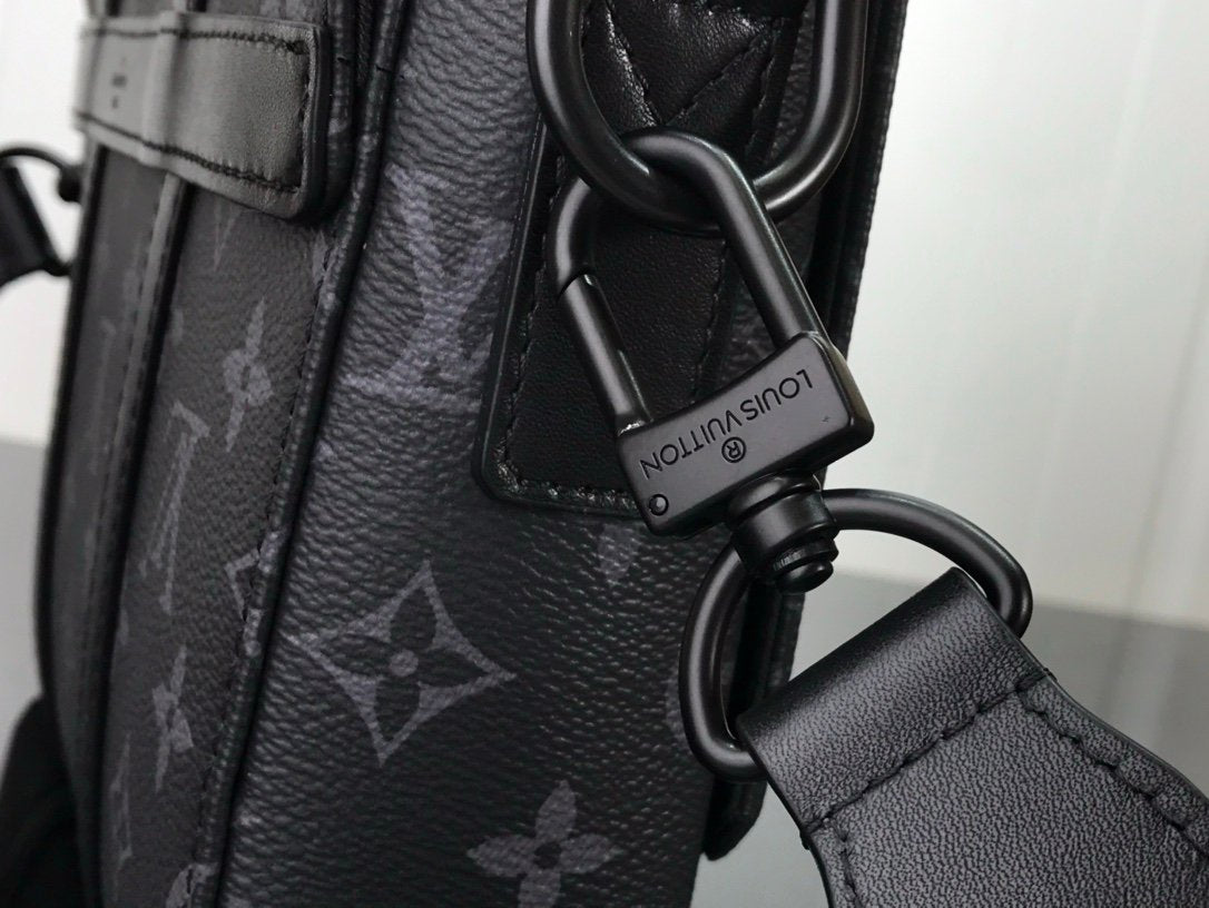 Louis Vuitton Trunk Messenger Bag Monogram Black