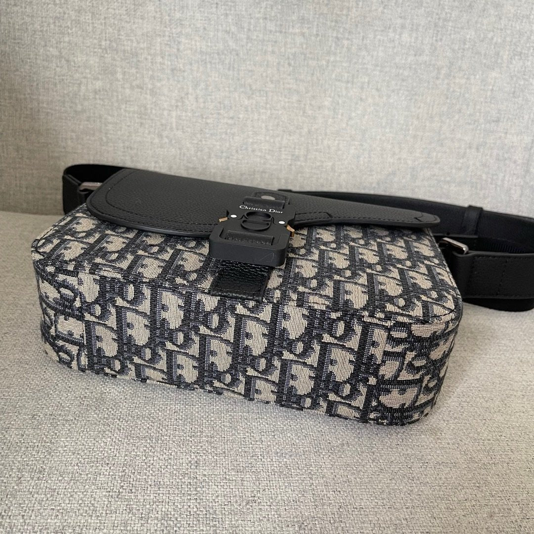 Dior Oblique Saddle Messenger Bag
