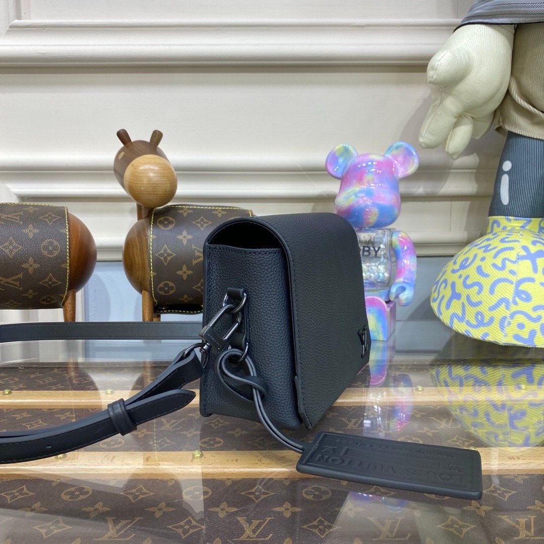 Louis Vuitton Fastline LV Aerogram Bag Black