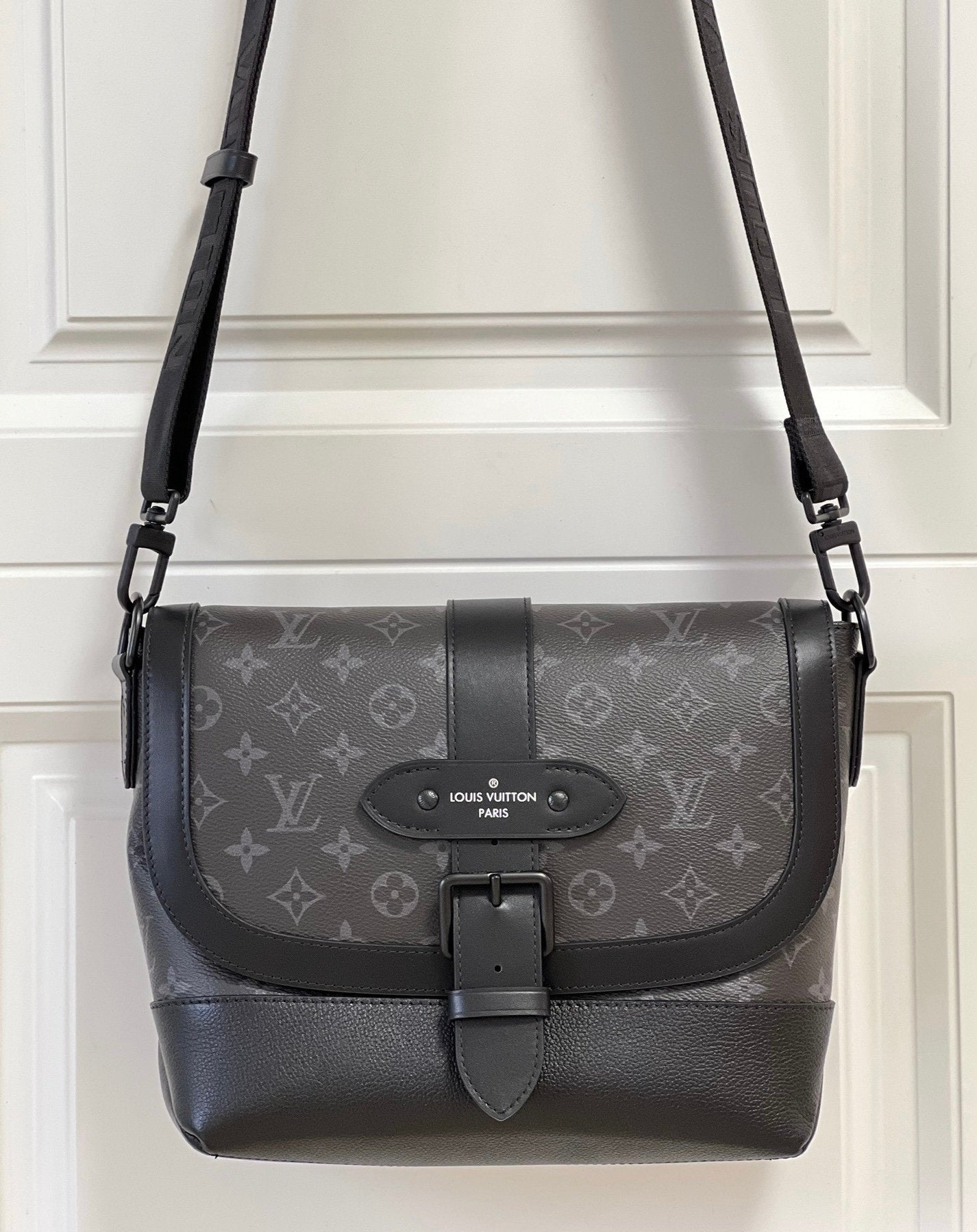 Louis Vuitton Saumur Messenger Black