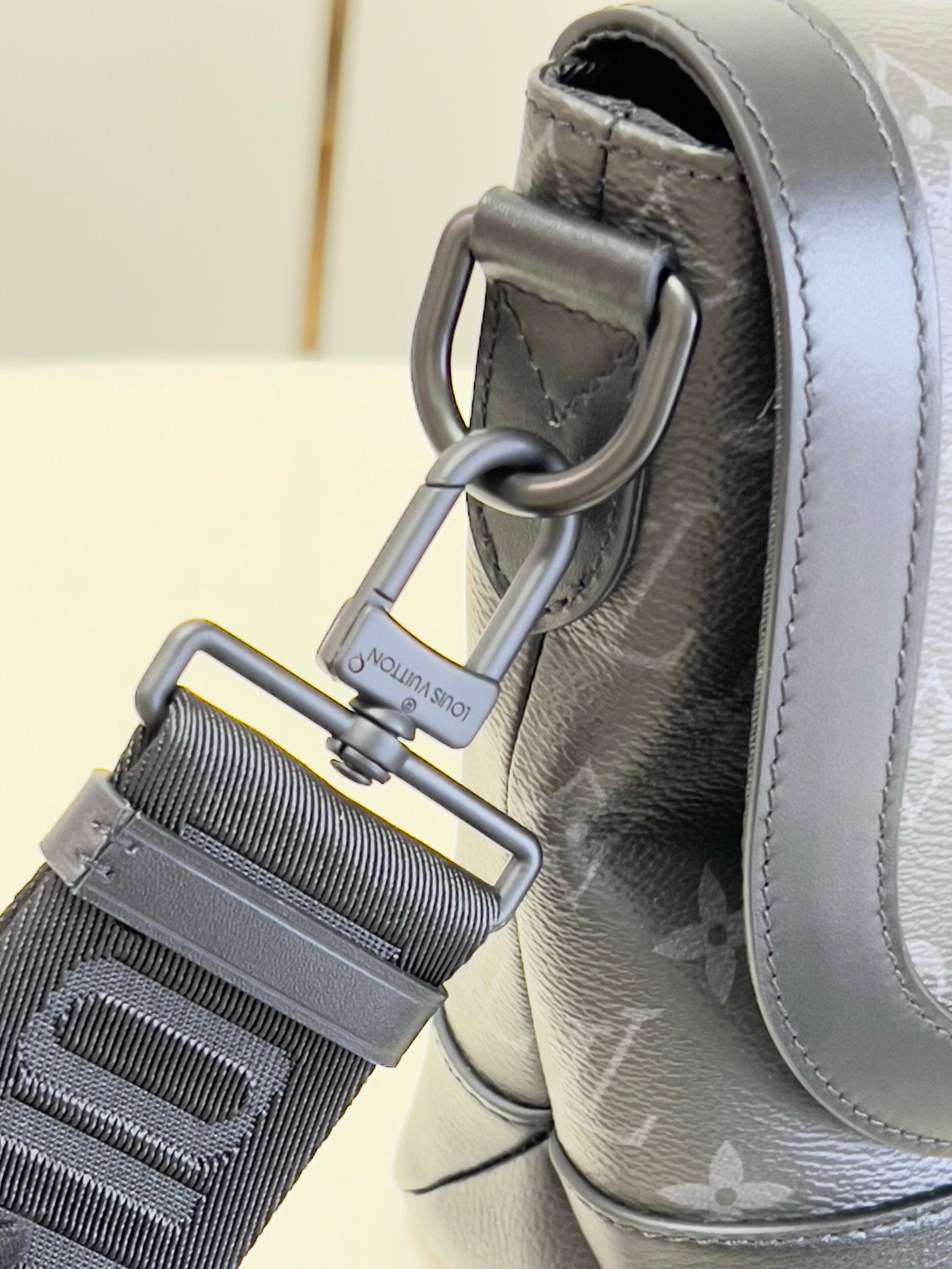 Louis Vuitton Saumur Messenger Black