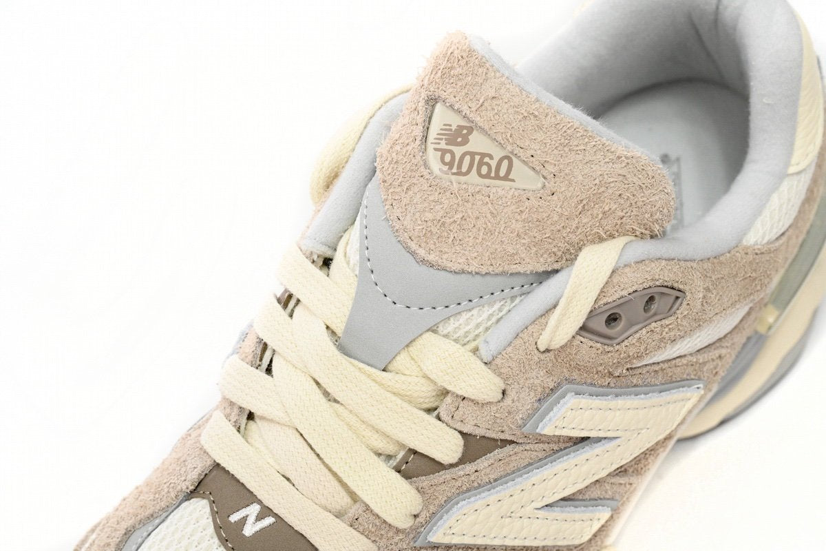 New Balance 9060 Driftwood Beige