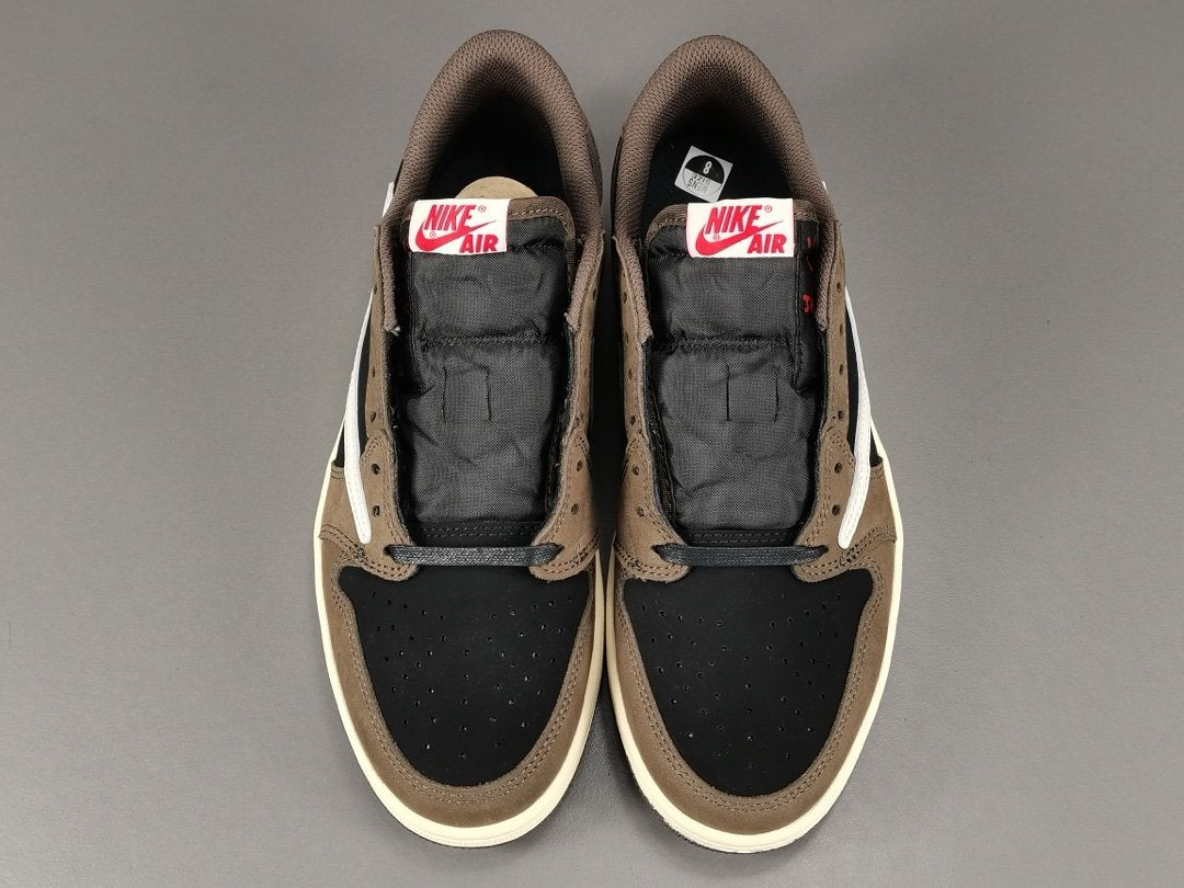 Jordan 1 Retro Low OG SP
Travis Scott Mocha