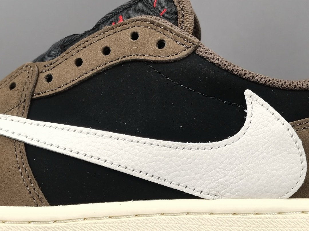 Jordan 1 Retro Low OG SP
Travis Scott Mocha
