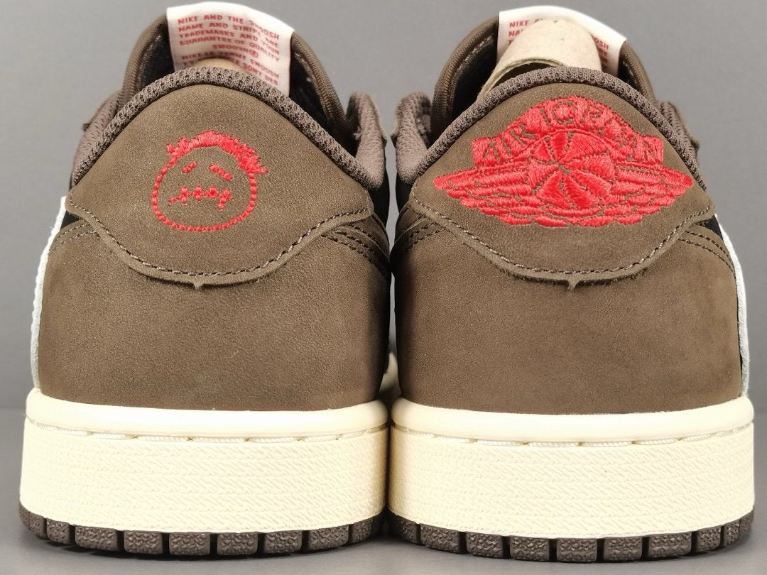 Jordan 1 Retro Low OG SP
Travis Scott Mocha