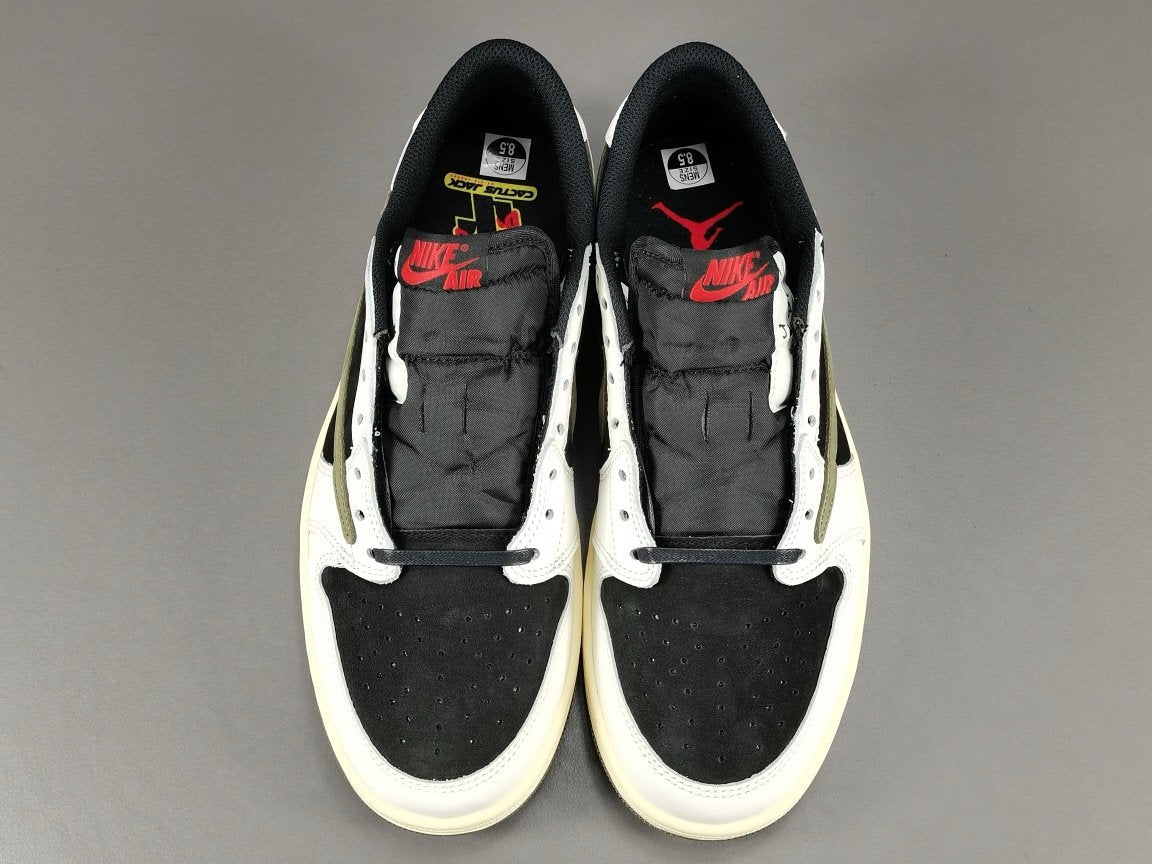 Jordan 1 Retro Low OG SP
Travis Scott Olive