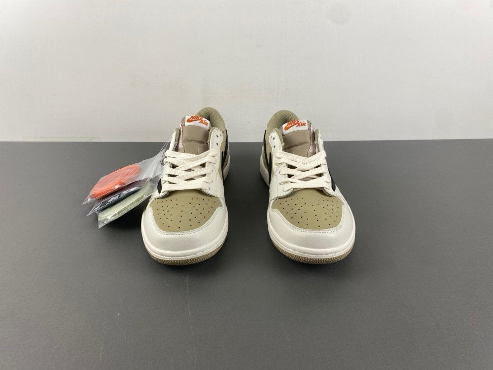 Jordan 1 Retro Low Golf
Travis Scott Neutral Olive