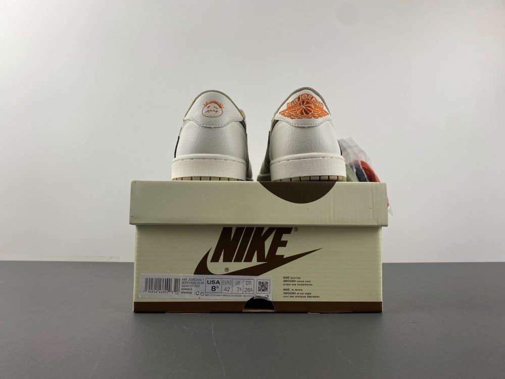 Jordan 1 Retro Low Golf
Travis Scott Neutral Olive