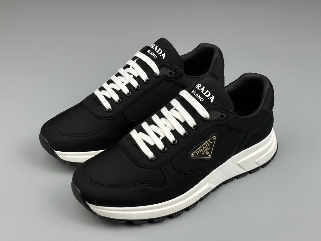 Prada Prax 01 Re-Nylon Black/White