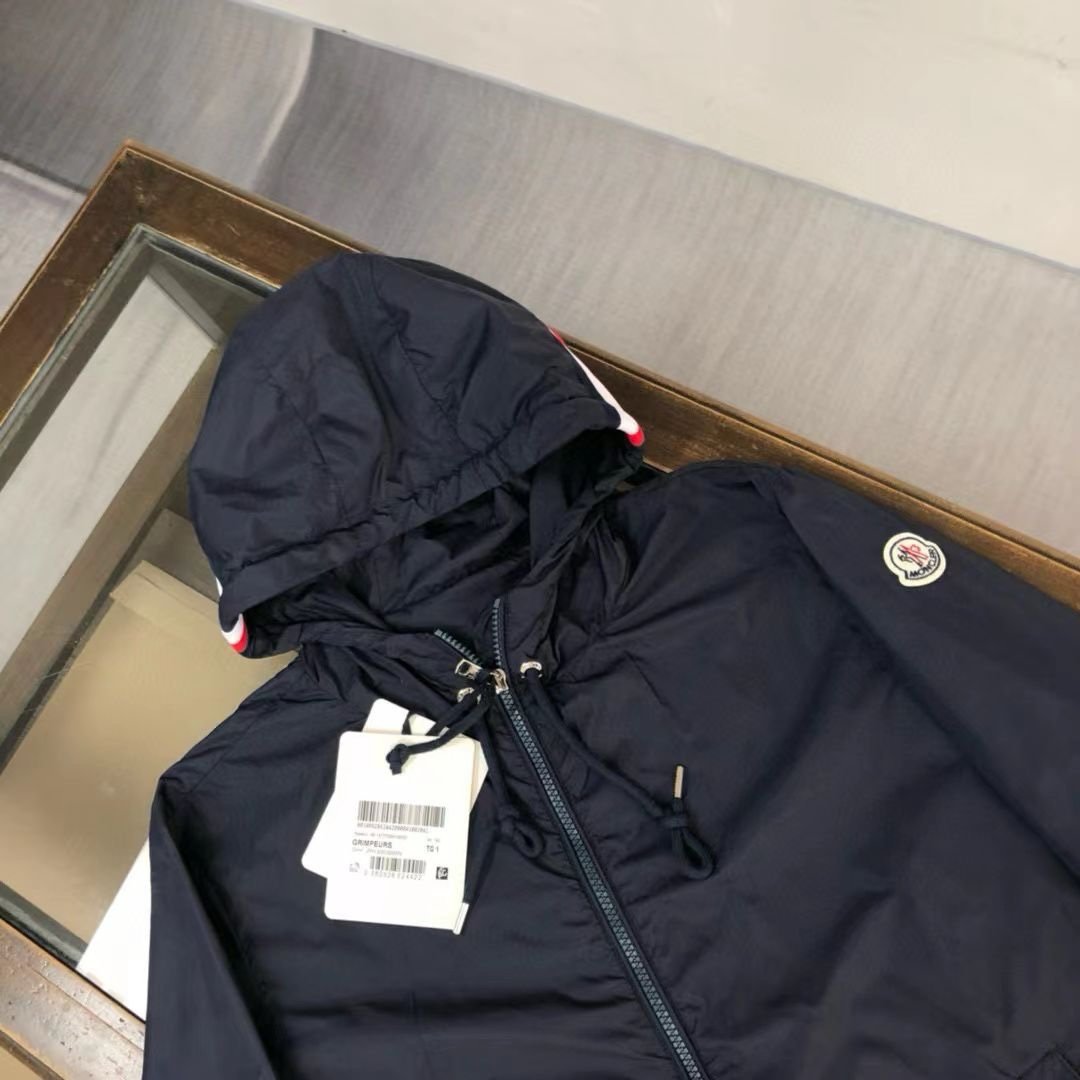 Moncler Grimpeurs Windbreaker Jacket In Navy Blue