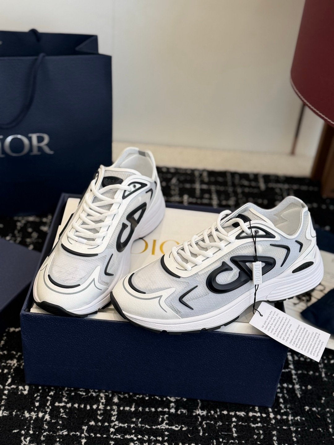 Dior B30 Countdown Tech White Semi Transparant