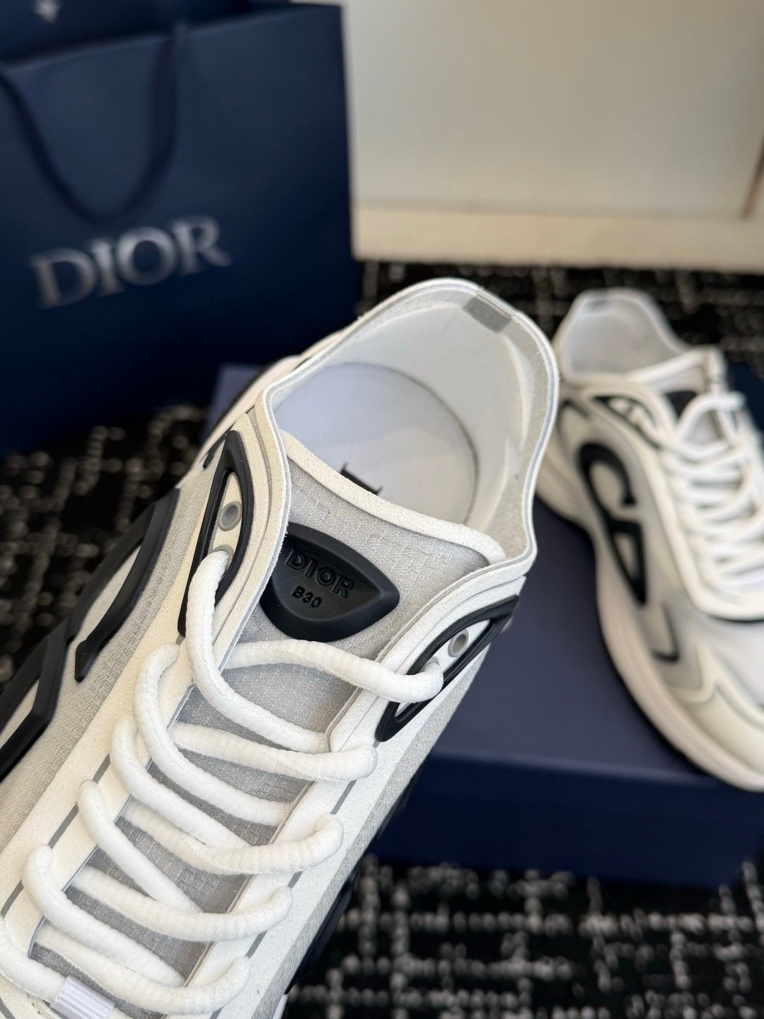 Dior B30 Countdown Tech White Semi Transparant