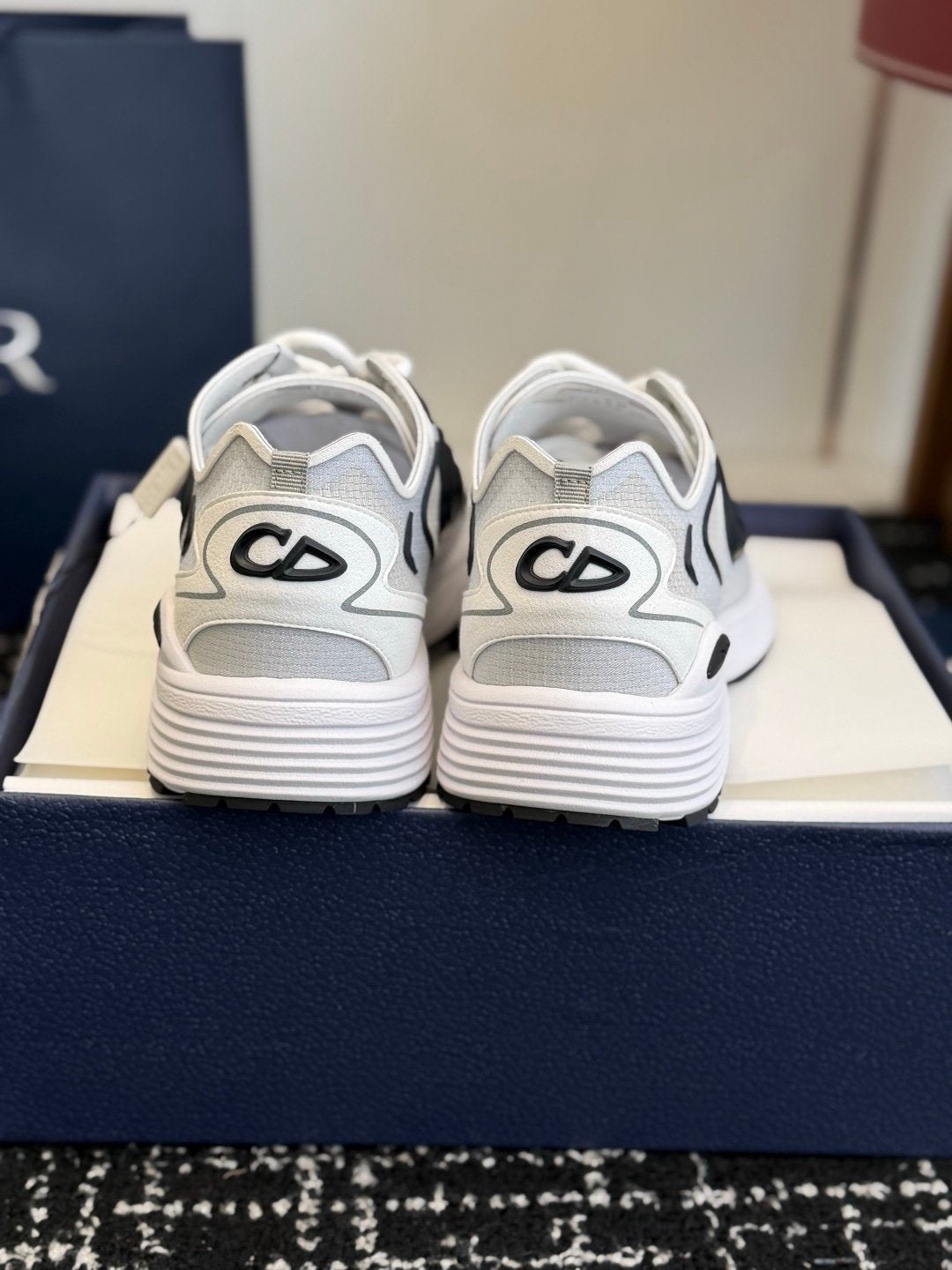 Dior B30 Countdown Tech White Semi Transparant