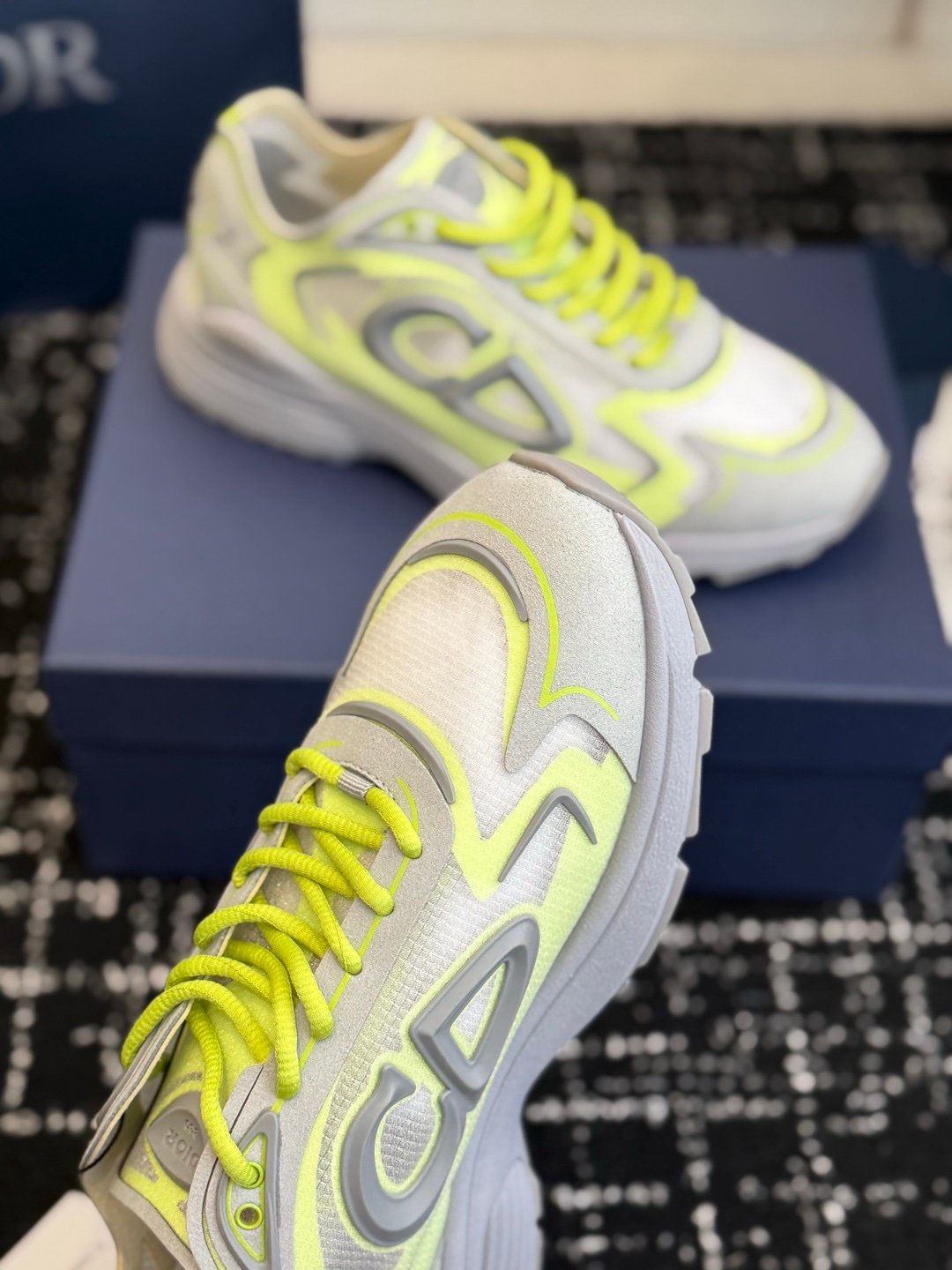 Dior B30 Countdown Tech Yellow/White Semi Transparant