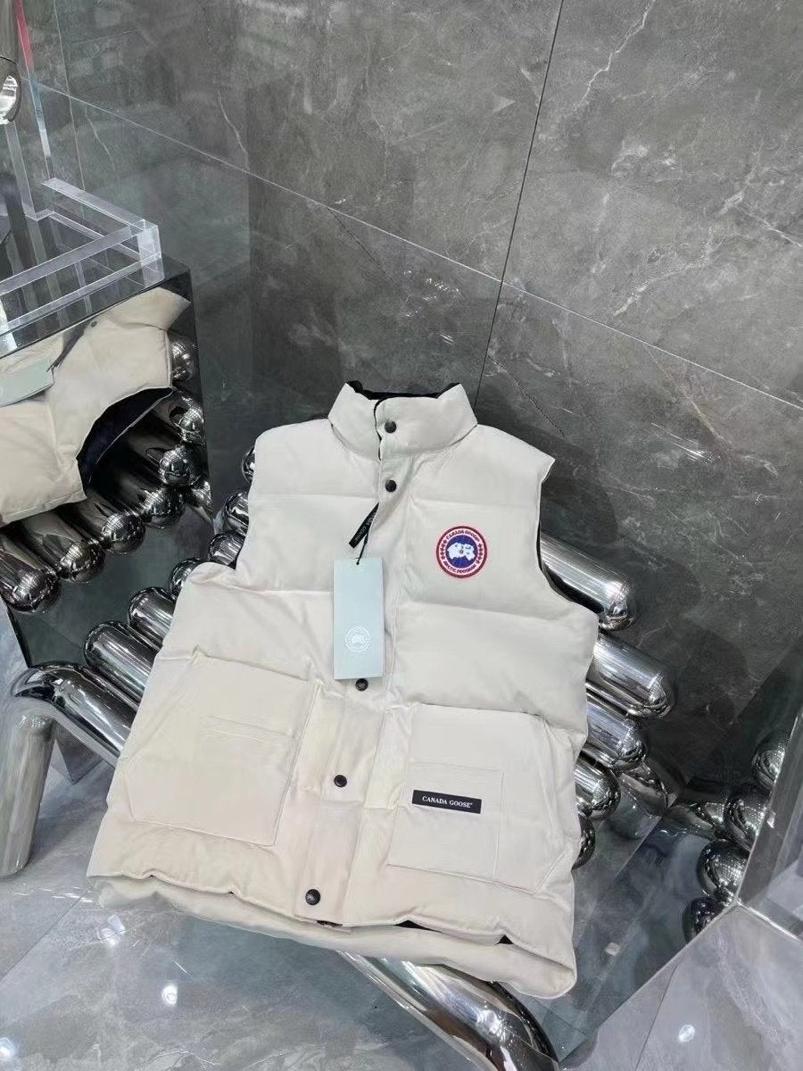Canada Goose Freestyle Down Bodywarmer In White
