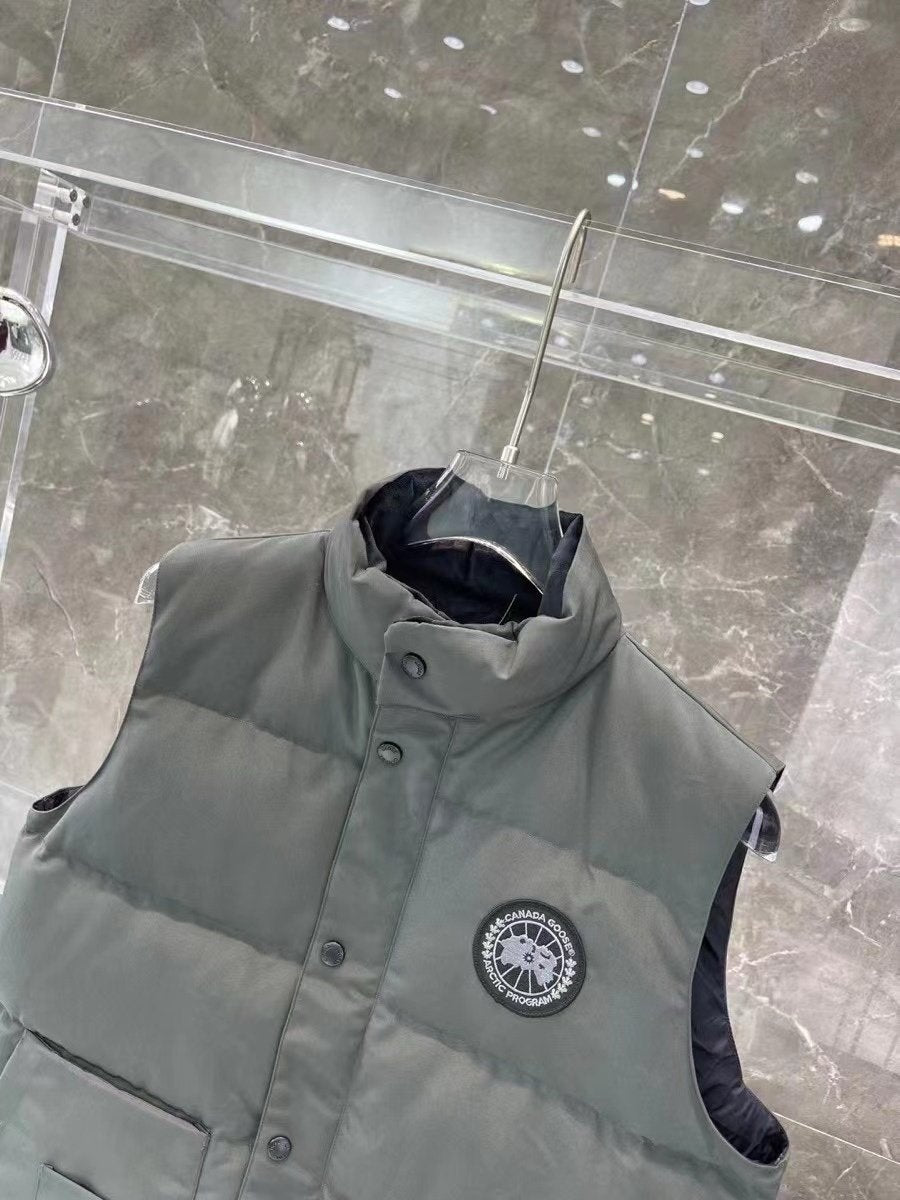 Canada Goose Freestyle Down Bodywarmer In Grey Black Patch