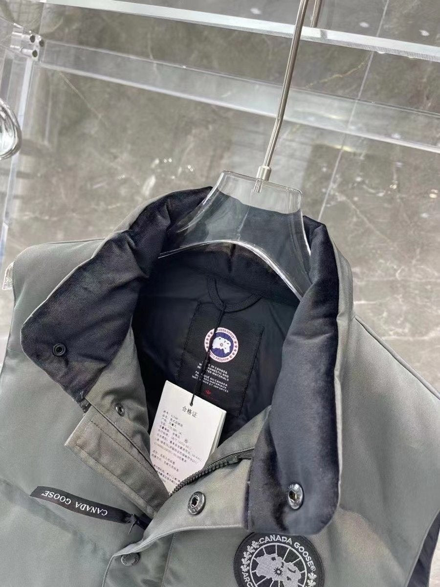 Canada Goose Freestyle Down Bodywarmer In Grey Black Patch