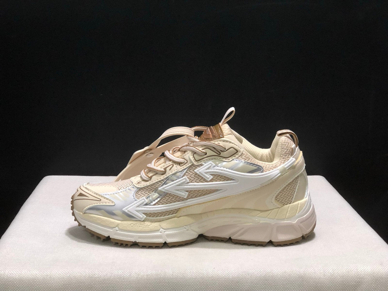 Off-White Be Right Back Beige/White
