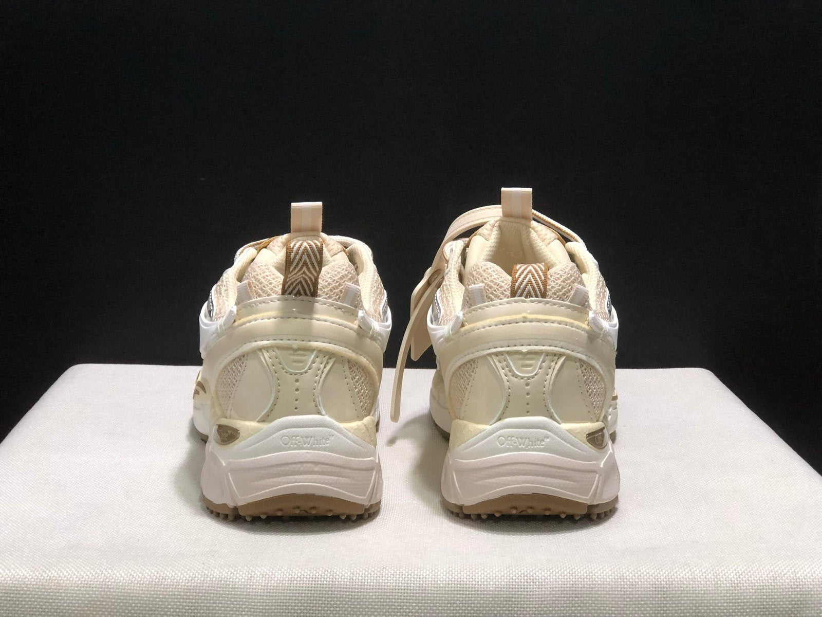 Off-White Be Right Back Beige/White