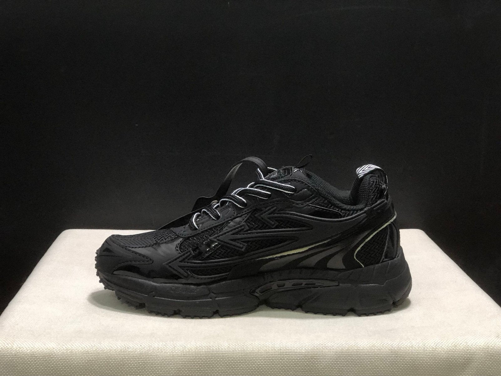Off-White Be Right Back Black
