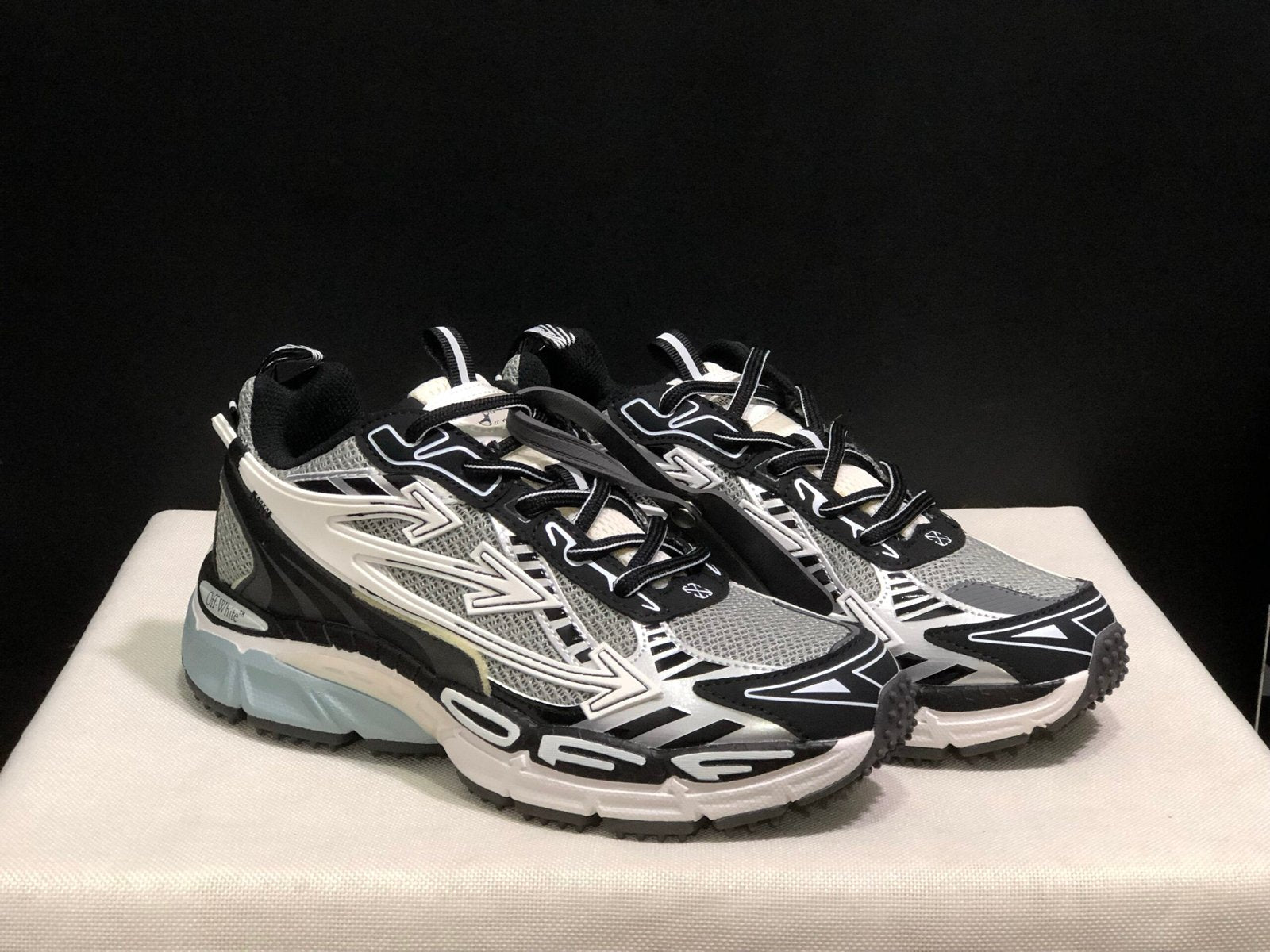 Off-White Be Right Back Silver White Black