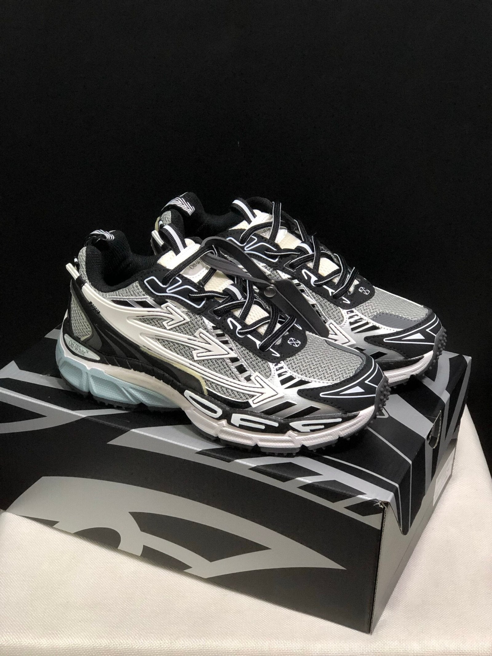 Off-White Be Right Back Silver White Black