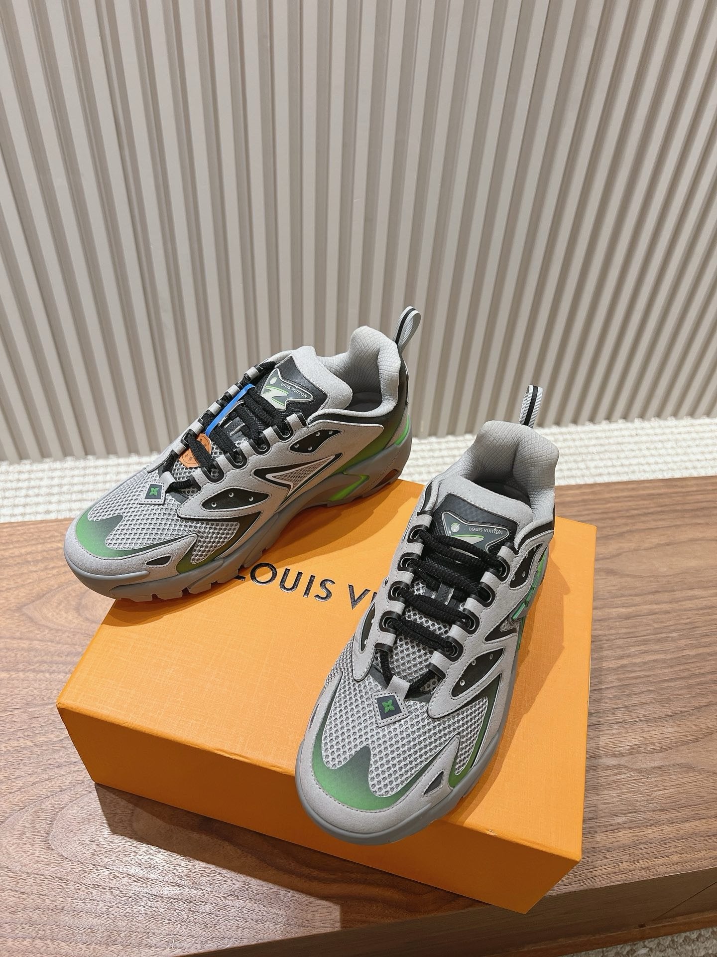 Louis Vuitton Runner Tatic Grey Green