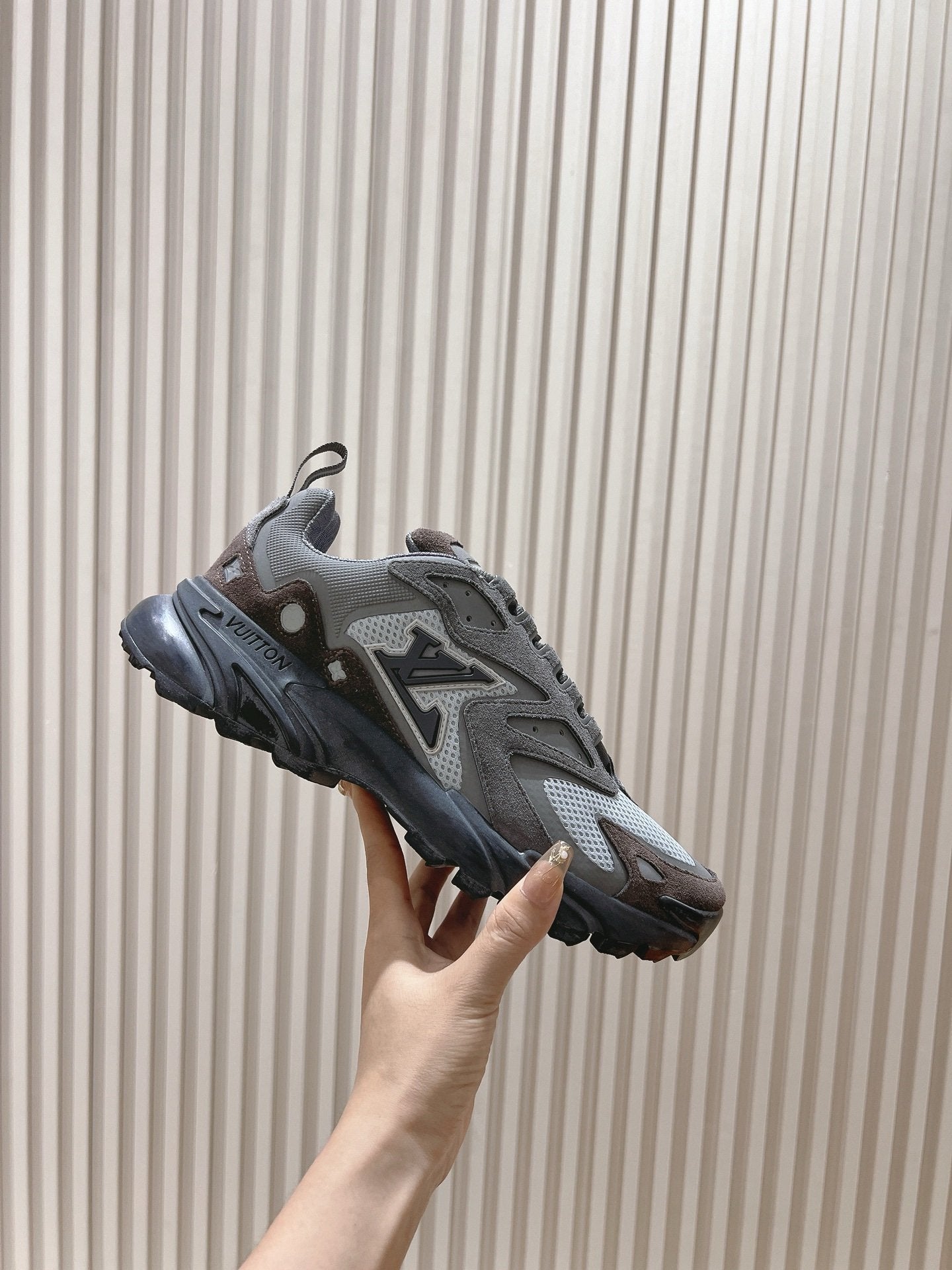 Louis Vuitton Runner Tatic Grey