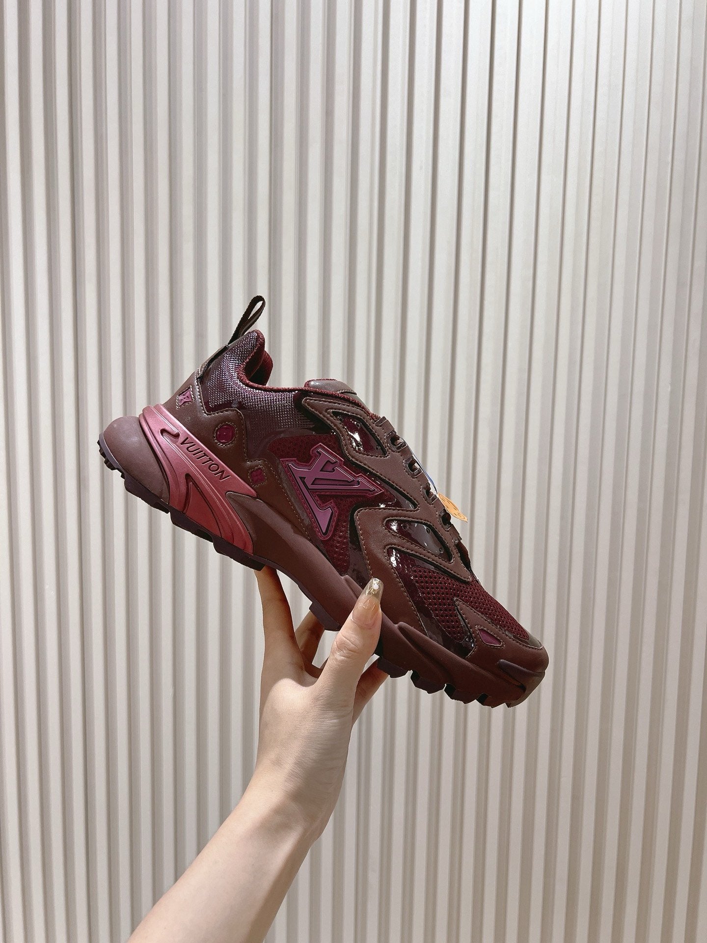 Louis Vuitton Runner Tatic Bordeaux