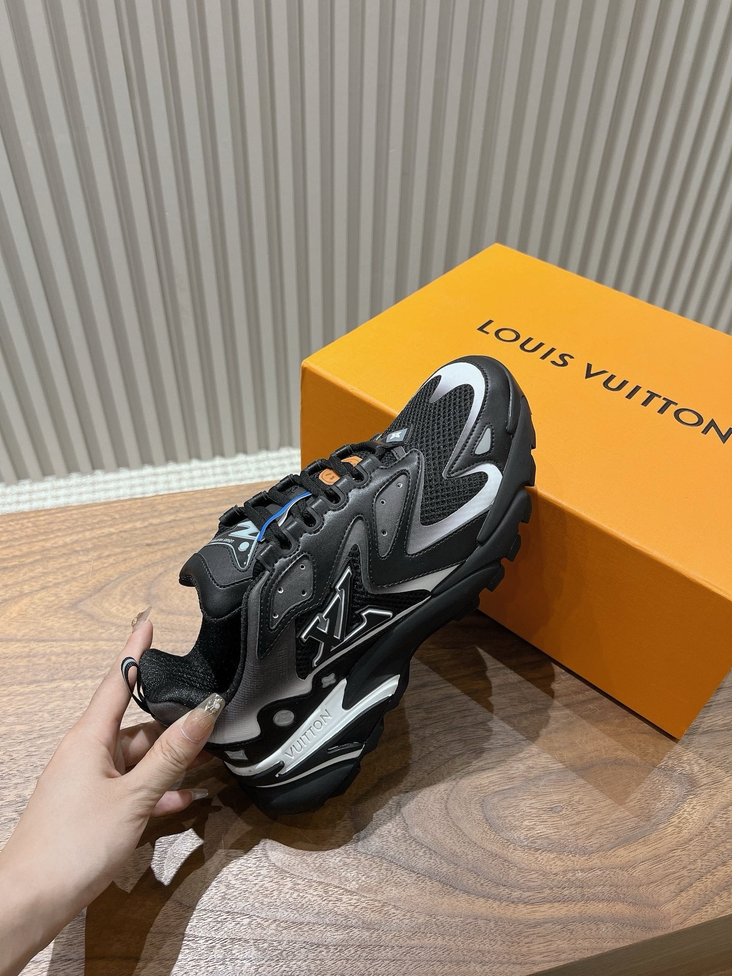 Louis Vuitton Runner Tatic Black White