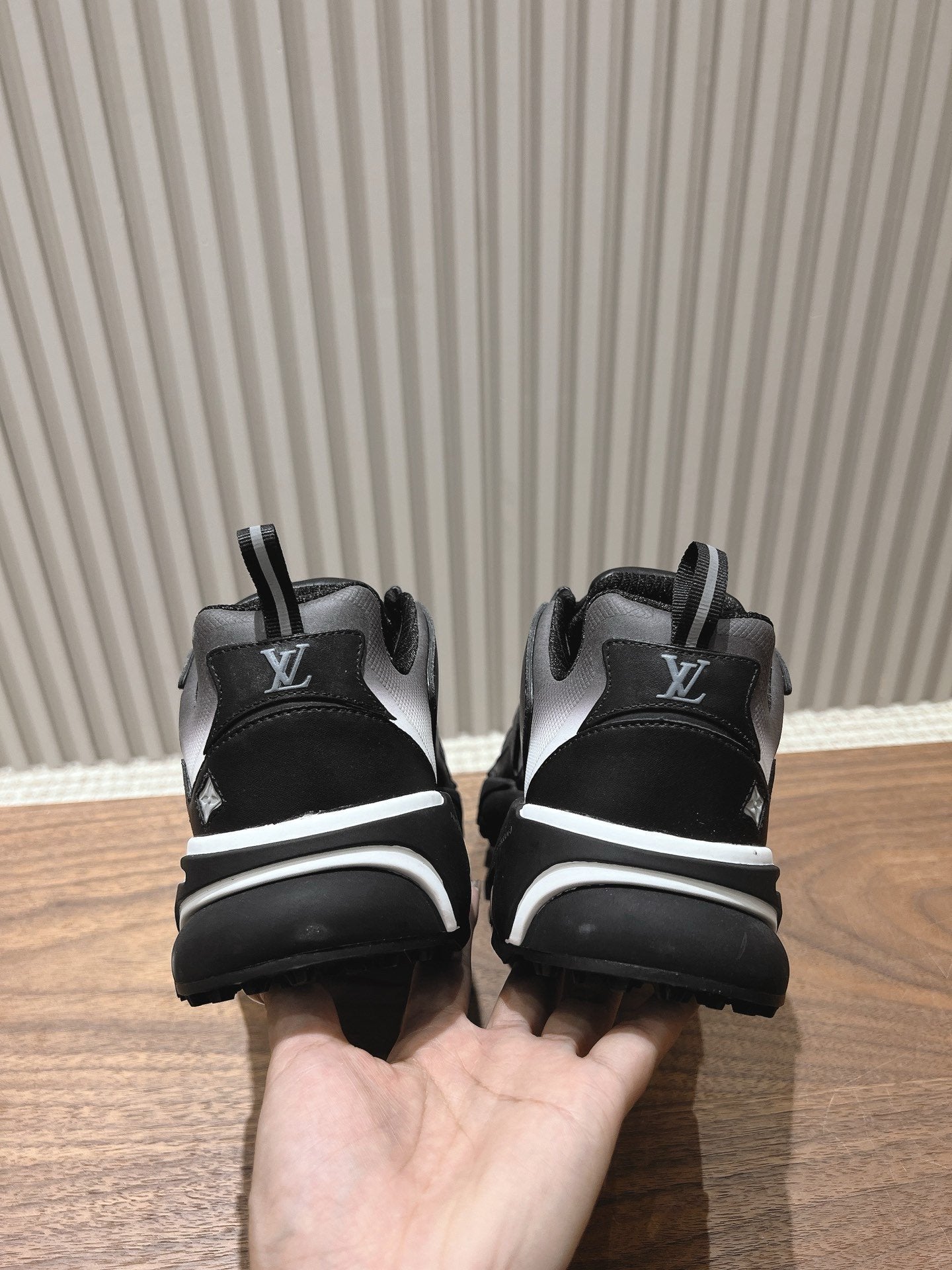 Louis Vuitton Runner Tatic Black White