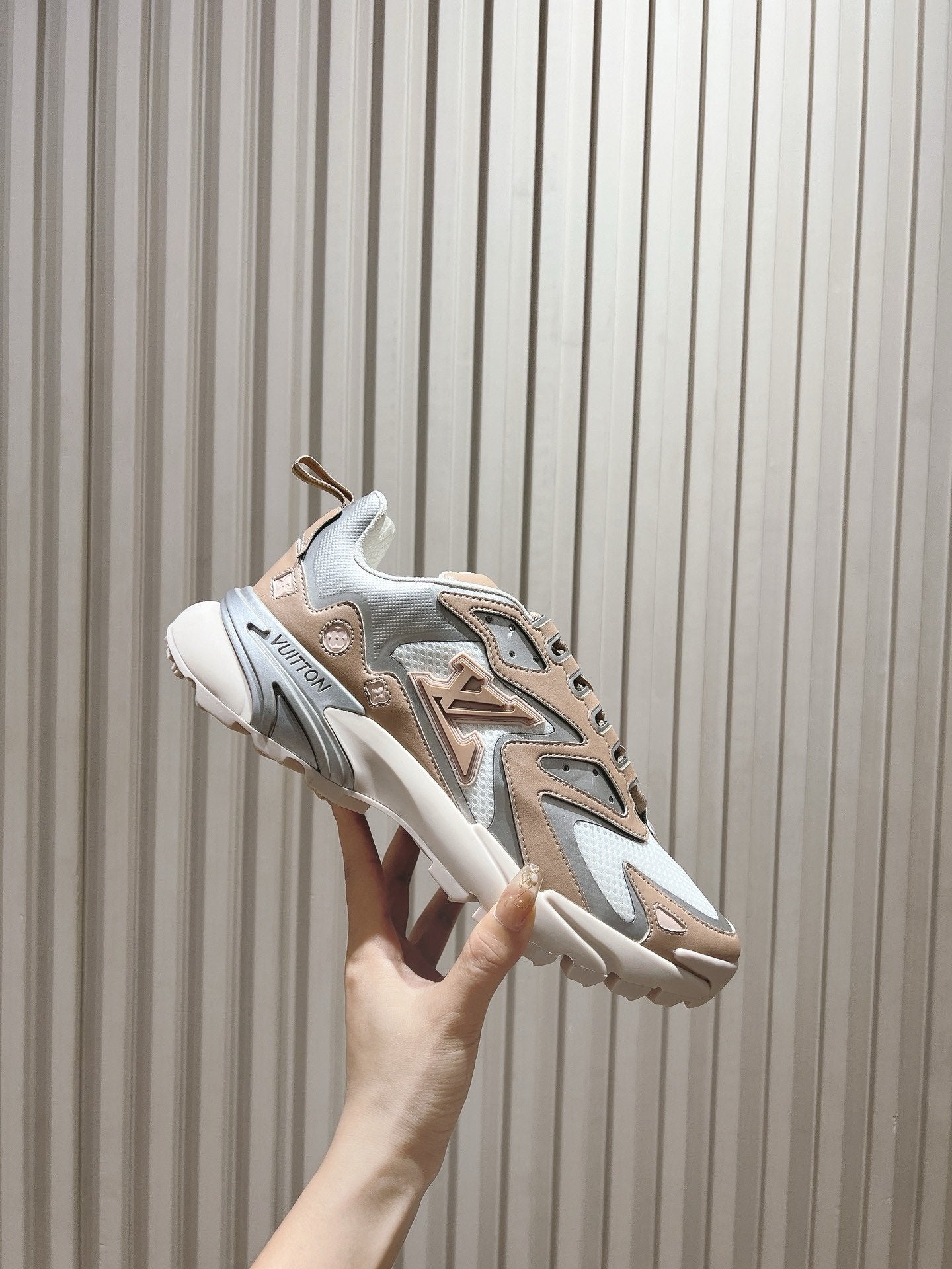 Louis Vuitton Runner Tatic Beige White